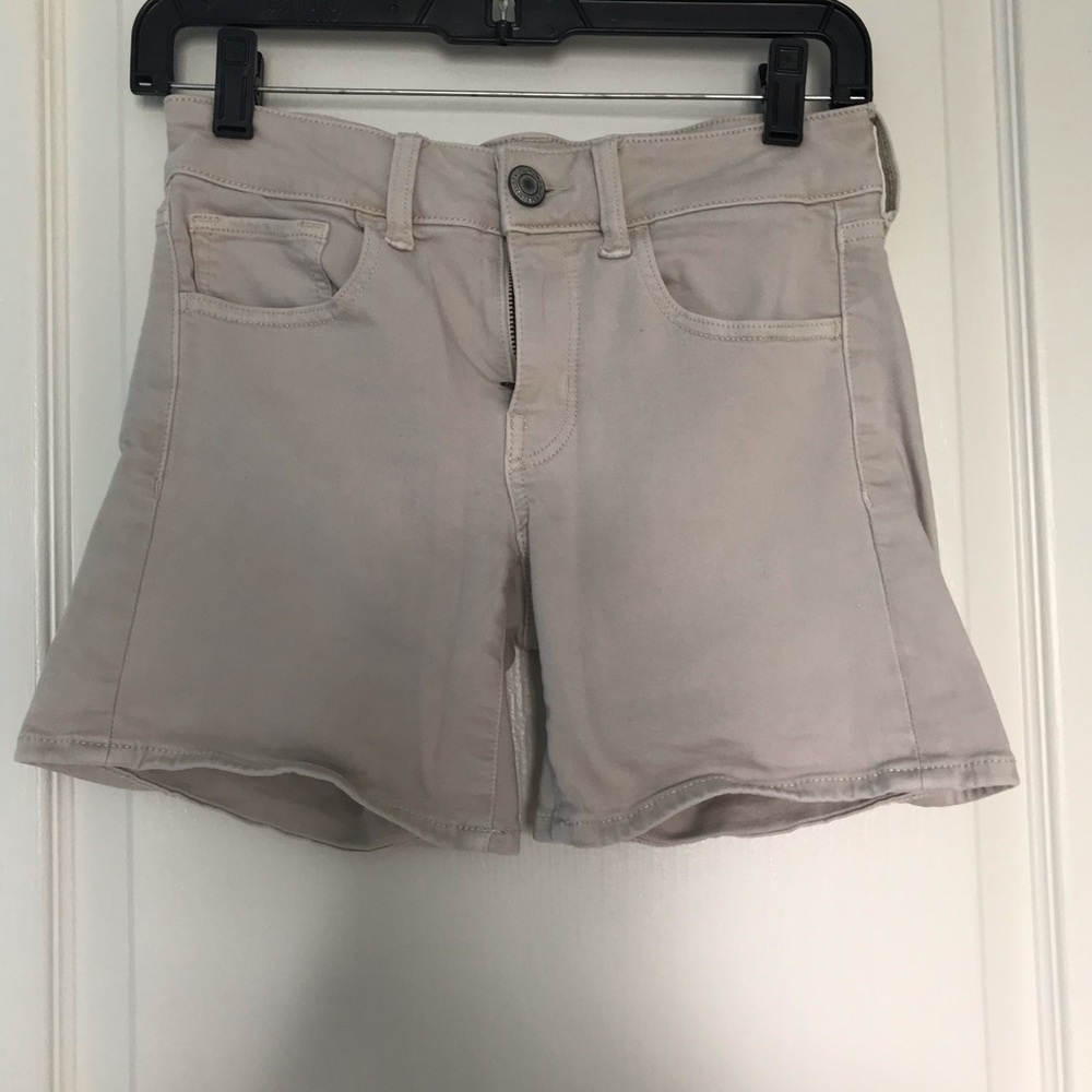 American eagle khaki shorts